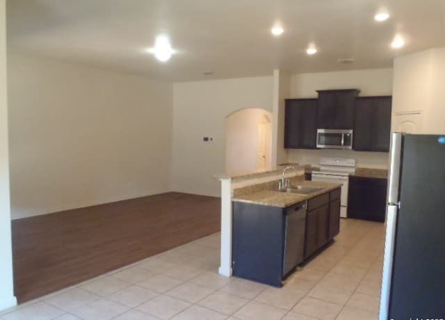 203  Azalea Way, New Braunfels, TX 78132 — photo 9