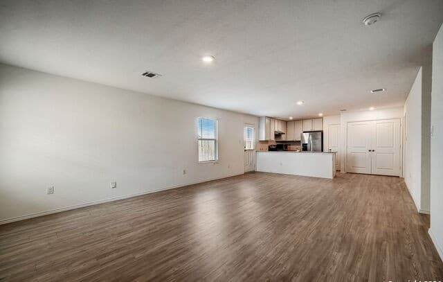 6670  Arid Way, San Antonio, TX 78252 — photo 8