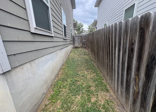 6310  Melanzane Ave Unit 1, San Antonio, TX 78233 — photo 19