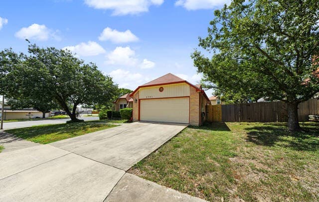 2701  Hillview Ln, Schertz, TX 78154 — photo 6