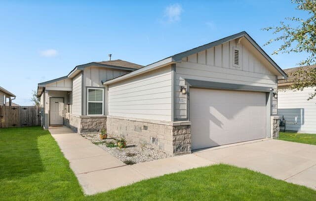 4023  Ivy Path