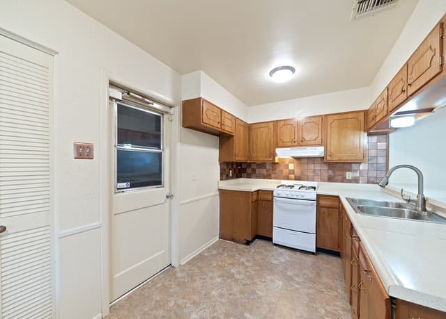 5810  Brenda Ln, San Antonio, TX 78240 — photo 13