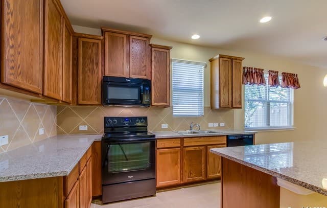 5818  Quiet Glen Dr, San Antonio, TX 78240 — photo 6