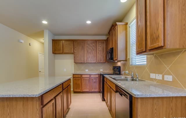 5818  Quiet Glen Dr, San Antonio, TX 78240 — photo 8