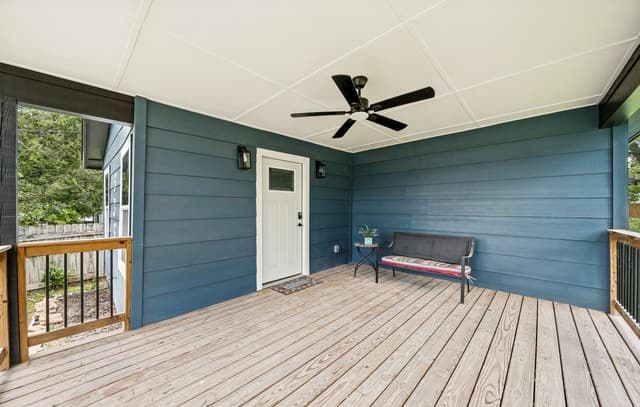 333 S Mesquite Ave, New Braunfels, TX 78130 — photo 3