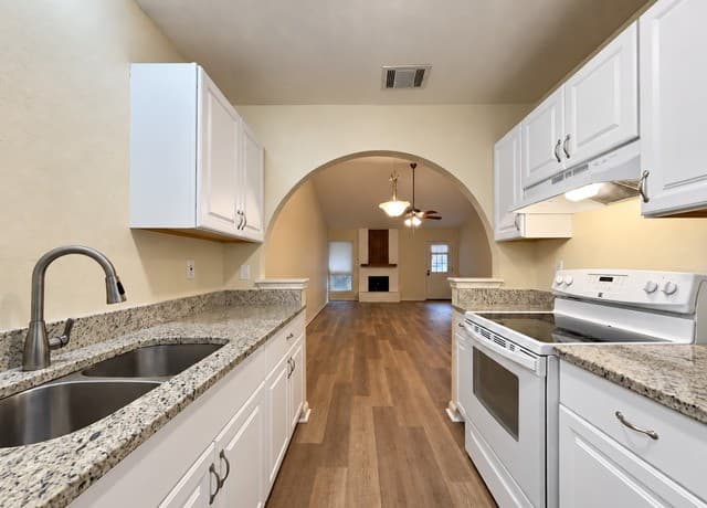12108  Stoney Spur, San Antonio, TX 78247 — photo 16
