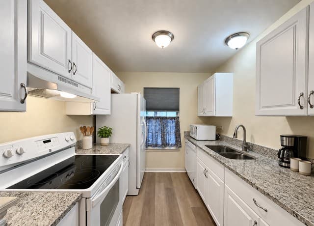 12108  Stoney Spur, San Antonio, TX 78247 — photo 4