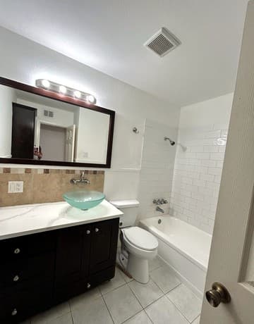 223 W Silver Sands Dr Unit 8, San Antonio, TX 78216 — photo 2