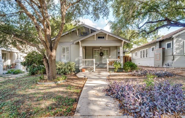 423  Queen Anne Ct