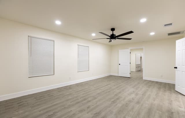 535  Austin St, Pleasanton, TX 78064 — photo 10