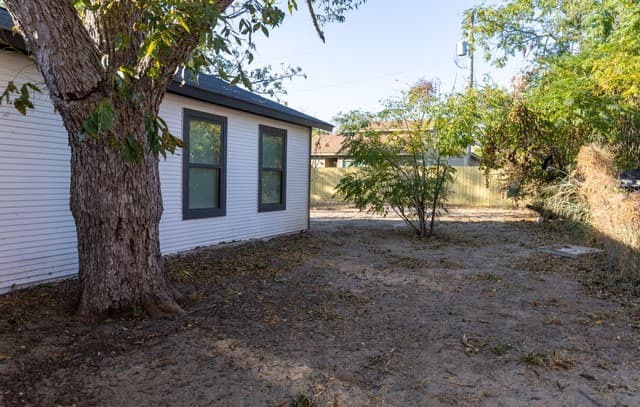 535  Austin St, Pleasanton, TX 78064 — photo 18