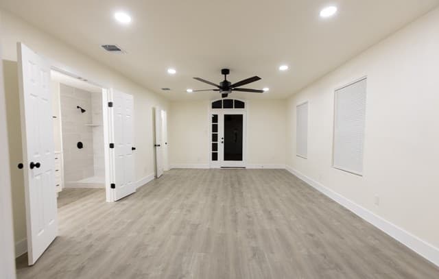 535  Austin St, Pleasanton, TX 78064 — photo 9