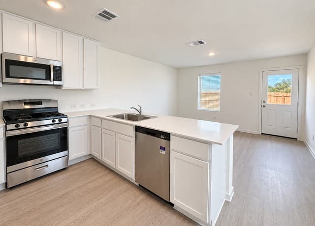 6609  Dali Bnd, San Antonio, TX 78263 — photo 5