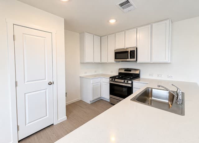 6609  Dali Bnd, San Antonio, TX 78263 — photo 6