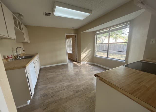 5710  Coldsprings Dr, San Antonio, TX 78244 — photo 4