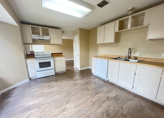 5710  Coldsprings Dr, San Antonio, TX 78244 — photo 5