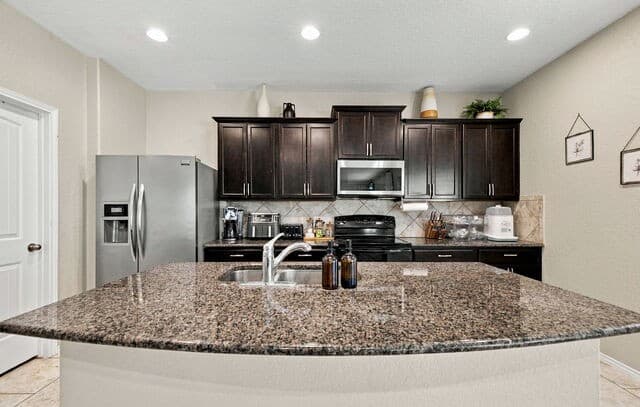 9814  Marbach Bnd, San Antonio, TX 78245 — photo 11