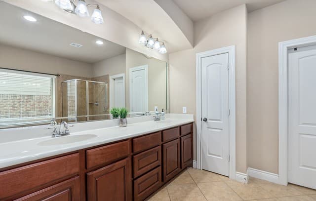 8810  Woodland Bnd, San Antonio, TX 78255 — photo 17