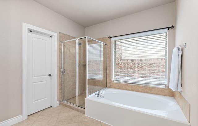 8810  Woodland Bnd, San Antonio, TX 78255 — photo 18