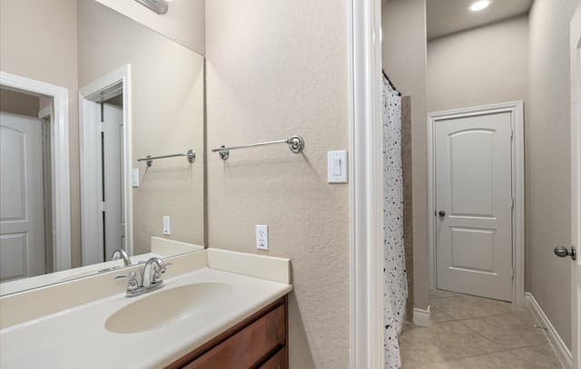 8810  Woodland Bnd, San Antonio, TX 78255 — photo 21