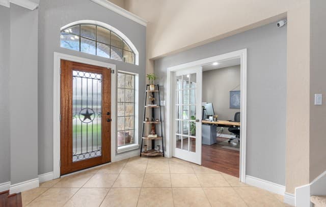 8810  Woodland Bnd, San Antonio, TX 78255 — photo 5
