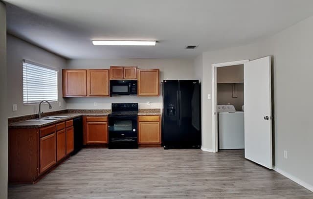 9926  Amber Breeze, San Antonio, TX 78245 — photo 3