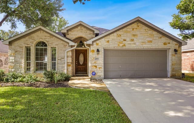1915 Preakness Ln