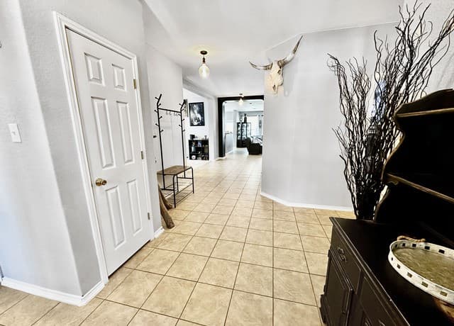 621  Magdalena Ln, New Braunfels, TX 78132 — photo 2