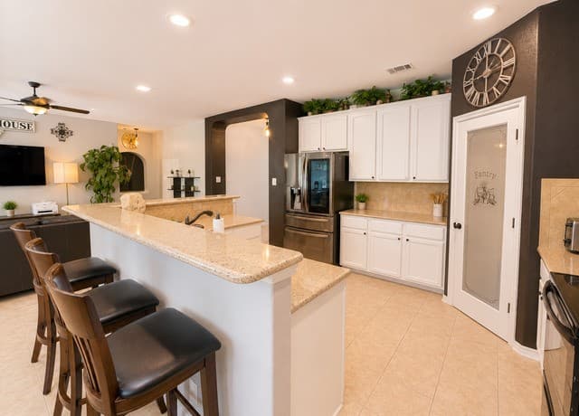 621  Magdalena Ln, New Braunfels, TX 78132 — photo 5