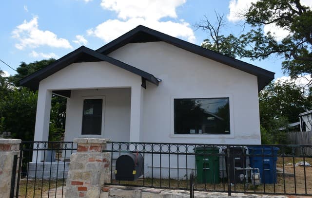 302 W Lubbock St