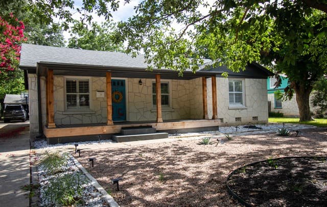 245  Calumet Pl