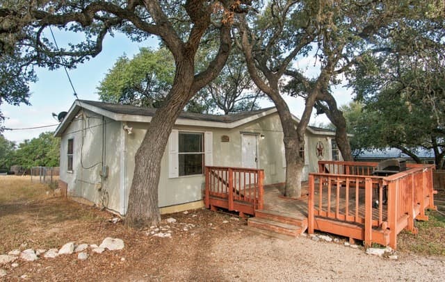 1247  Skylark Dr, Canyon Lake, TX 78133 — photo 3