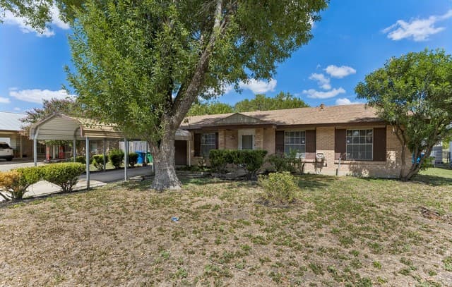 5143  Village Row