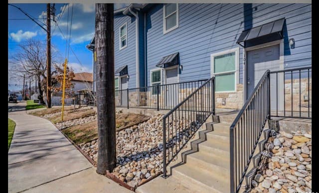 143 Lucas St Unit 205
