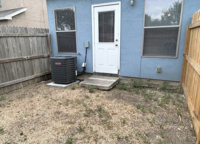 10610  Mathom Lndg Unit 4, Universal City, TX 78148 — photo 14