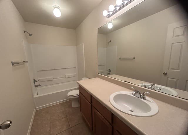10610  Mathom Lndg Unit 4, Universal City, TX 78148 — photo 8