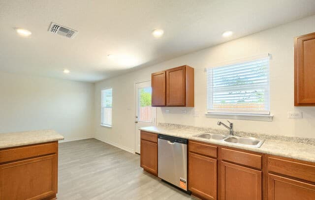 4519  Gato Calico Dr, San Antonio, TX 78222 — photo 6