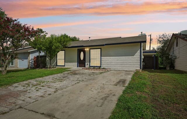 6707 Blue Oak Ln
