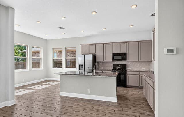 619  Wipper, New Braunfels, TX 78130 — photo 10