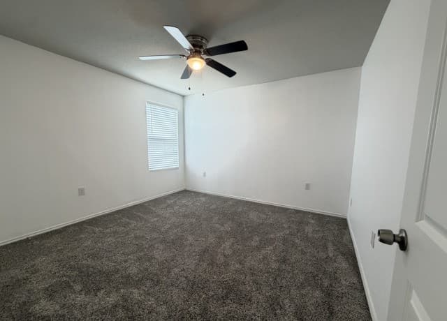723  Pelican Lndg, San Antonio, TX 78221 — photo 10