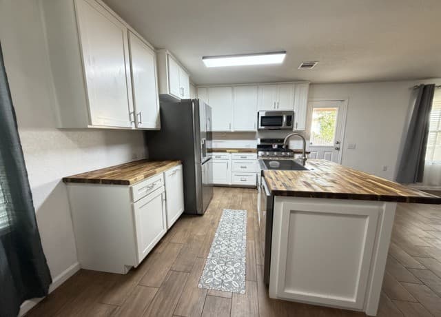 723  Pelican Lndg, San Antonio, TX 78221 — photo 6