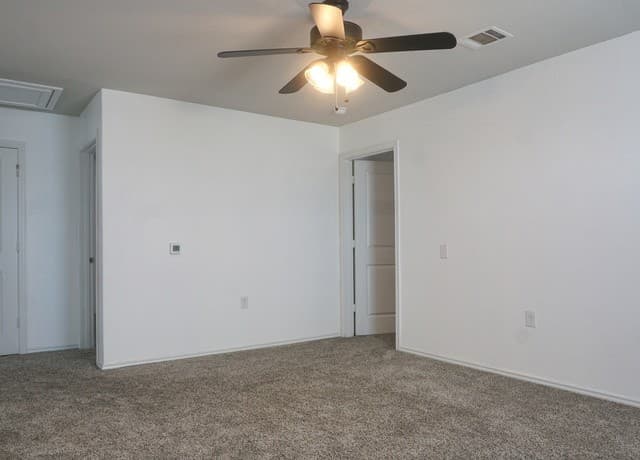 723  Pelican Lndg, San Antonio, TX 78221 — photo 8