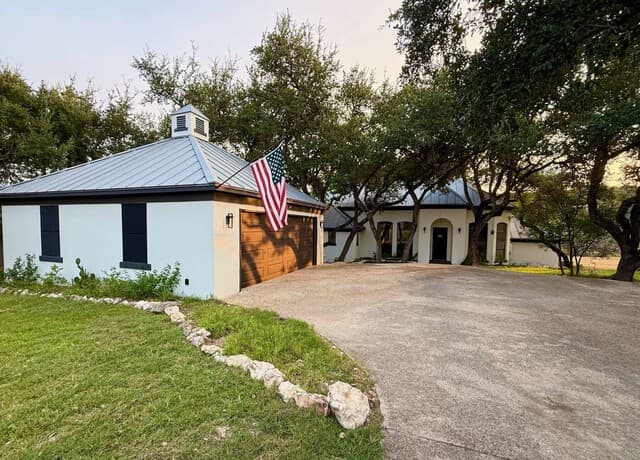25715  Green River Dr