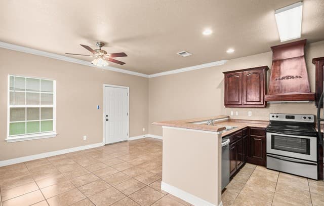 2910  Owasso, San Antonio, TX 78211 — photo 5