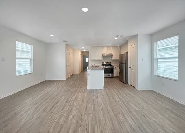 13846  Llama Pl, San Antonio, TX 78252 — photo 2