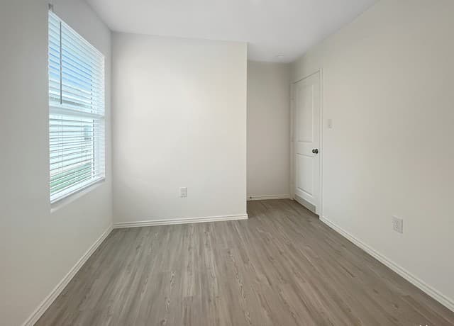 13846  Llama Pl, San Antonio, TX 78252 — photo 8