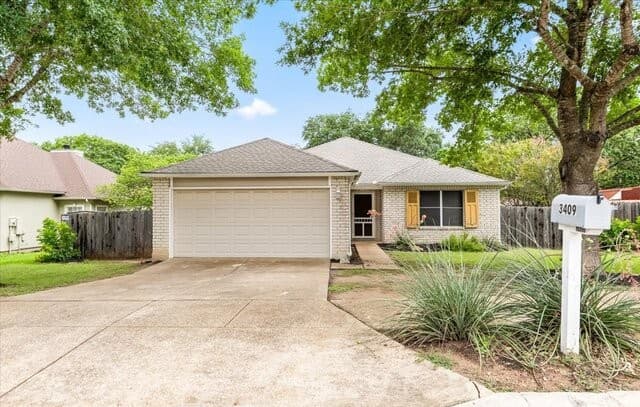 3409 Columbia Dr