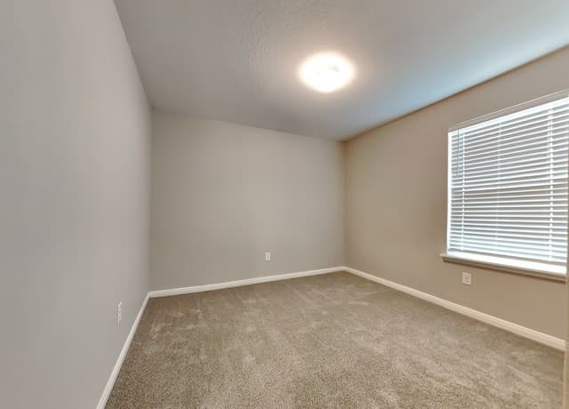 2910  Lavender Mdw, San Antonio, TX 78222 — photo 13