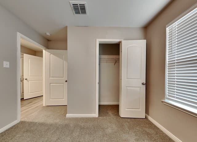 2910  Lavender Mdw, San Antonio, TX 78222 — photo 15