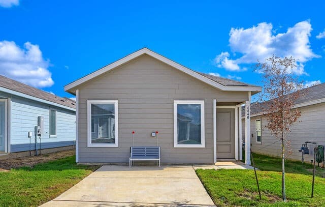 6840  Chert Chase
